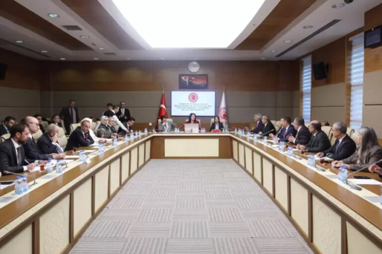 Meclis komisyonunda ‘İmralı ziyareti’ tartışması: CHP’liler salonu terk etti