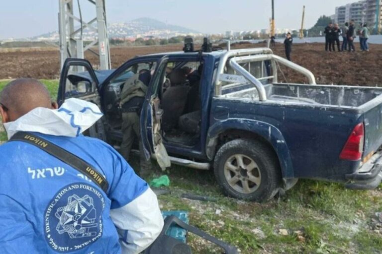 İsrail: Bıçaklama ve araçla saldırıda iki kişi öldü