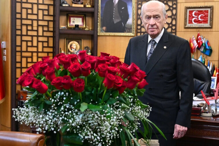 Erdoğan’dan Bahçeli’ye doğum günü hediyesi: 78 yaş için 78 adet gül gönderdi