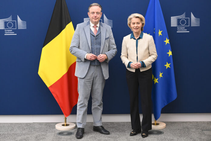 belçika başbakanı wever ve ab komisynu başkanı von der leyen