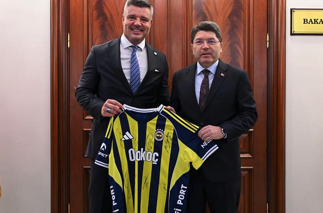 Fenerbahçe’den ‘Mert Hakan Yandaş’ açıklaması: “Forma geçmişte imzalanmıştı”