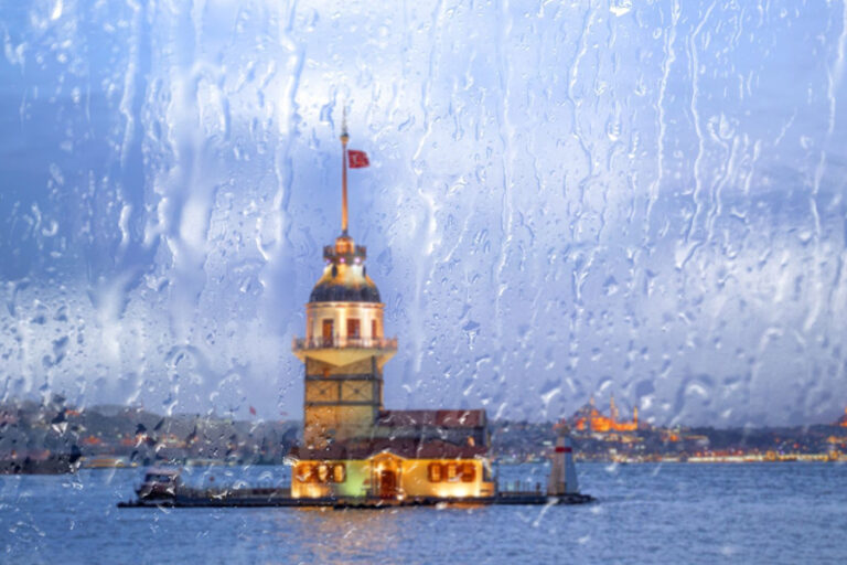 AKOM: İstanbul yeni yıla soğuk ve yağışlı havayla girecek