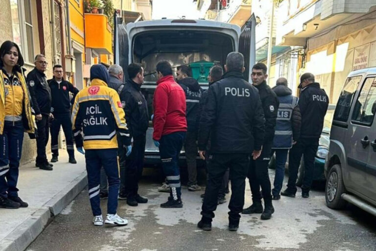 Uzaklaştırma kararına rağmen boşanma aşamasındaki eşini katletti