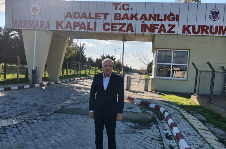 Yeneroğlu, Özel’e hukuku hatırlattı: “Cezaevlerini ziyaret edin; yanıldığınızı anlayıp mahcup olacaksınız”