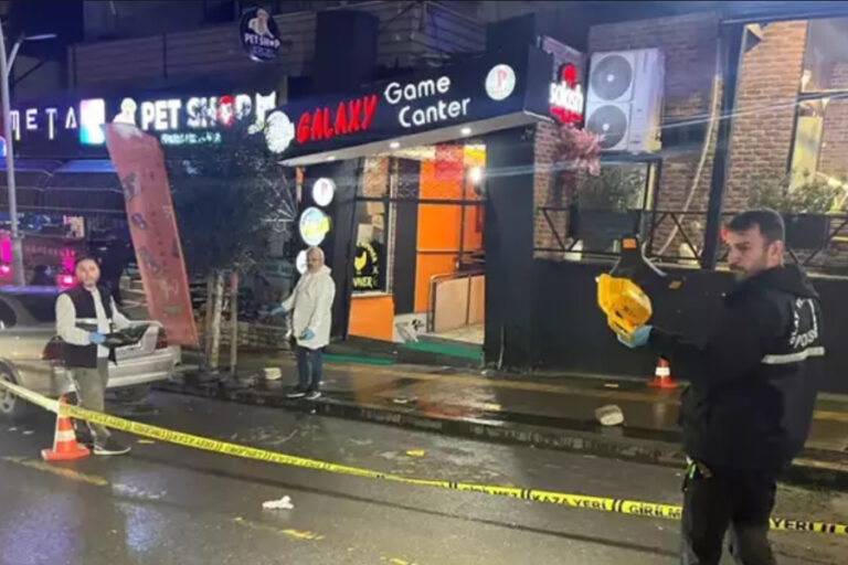 Sakarya’da esnafların kavgası kanlı bitti : 1 ölü, 1 yaralı