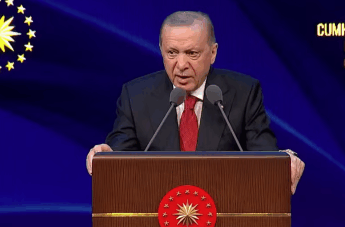 tayyip-02122025-1