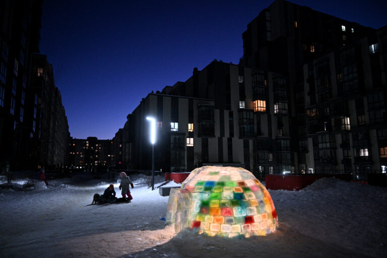 Rusya vurmaya devam ediyor: “Kiev’in neredeyse yarısı karanlıkta”