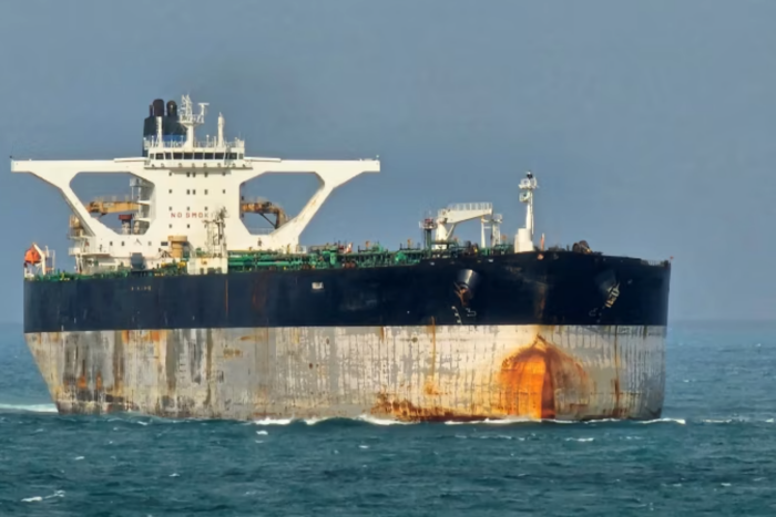 Amerikalılar, Ruslar yardıma gelemeden petrol tankerine el koydu