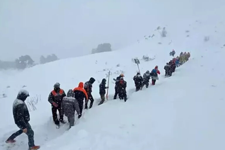 Artvin’de çığ faciası: Ölü sayısı 2’ye yükseldi, kayıp 1 kişi aranıyor