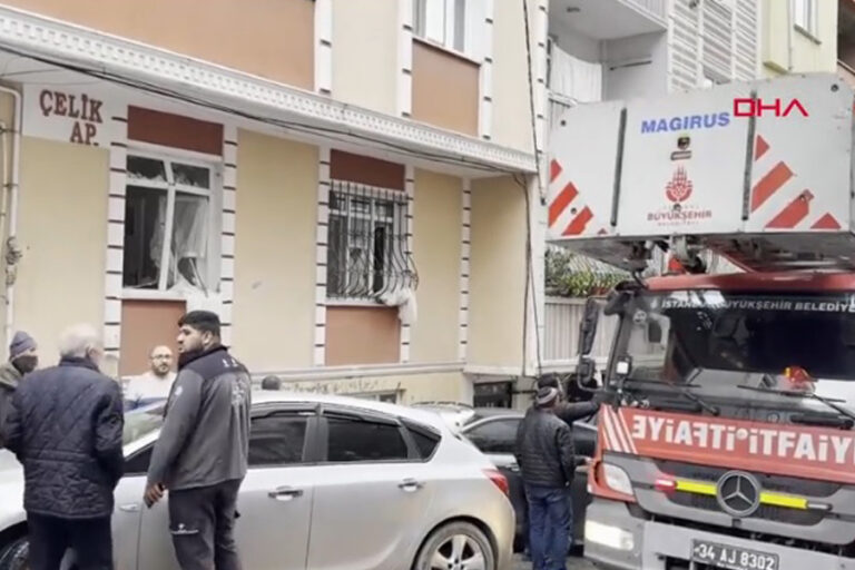 İstanbul Esenyurt’ta 4 katlı binanın giriş katında patlama!