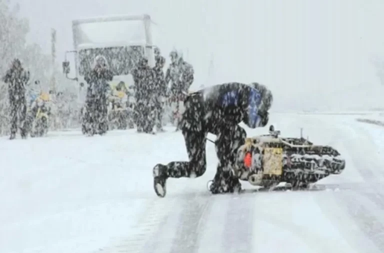 İstanbul’da kar yağışı nedeniyle kurye ve ağır taşıtlara trafik yasağı getirildi
