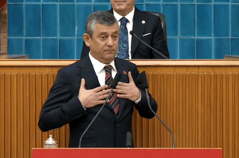 Özel’den Erdoğan’a ‘Maduro’ tepkisi: “Susarak, ‘mış’ gibi yaparak bu işin içinden çıkamazsın!”