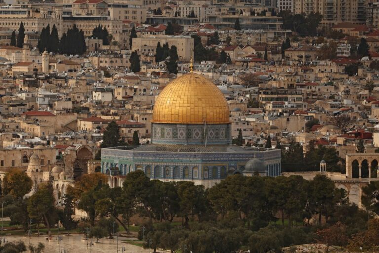 İsrail, Ramazan öncesi Mescid-i Aksa imamının camiye girişini engelledi