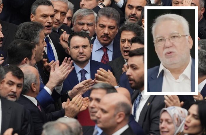 akin-gurlek-1302-9988