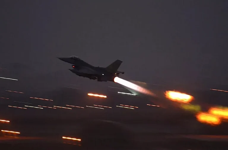 Balıkesir’de F-16 uçağı düştü; pilot şehit oldu