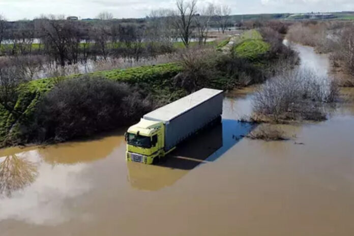 edirne-sel-tır-mahsur