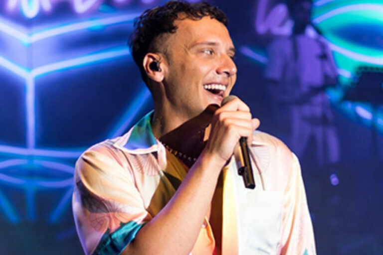 ‘Uyuşturucu’ soruşturması: Şarkıcı Edis hakkında yakalama kararı