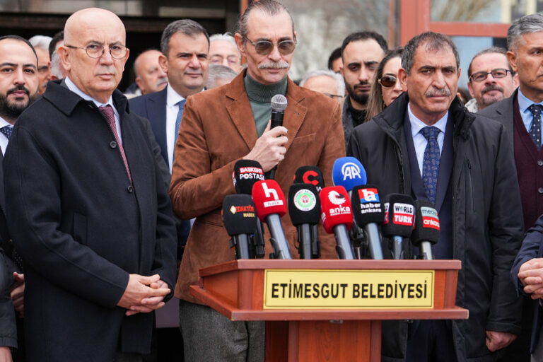 AKP’li Şamil Tayyar ‘Etimesgut’ta hırsızlık ve yolsuzluk var’ demişti: Erdal Beşikçioğlu suç duyurusunda bulundu