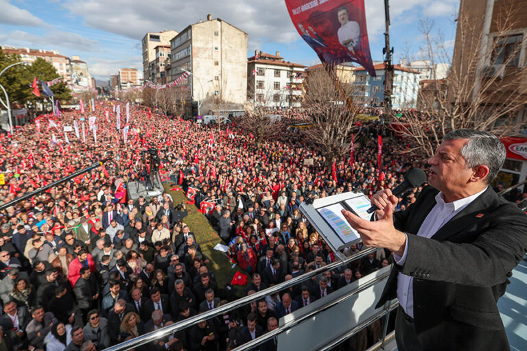 Özel’den Erdoğan’a çağrı: ”İstanbul seçimlerini yenileyelim, senin adayın kazanırsa siyaseti bırakacağım”