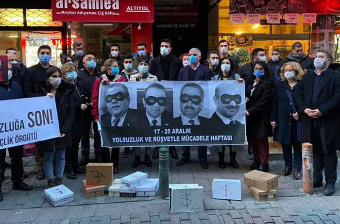 Türkiye, ‘Yolsuzluk Endeksi’nde 17 basamak daha geriledi: “AKP sevin, bu utanç senin!”