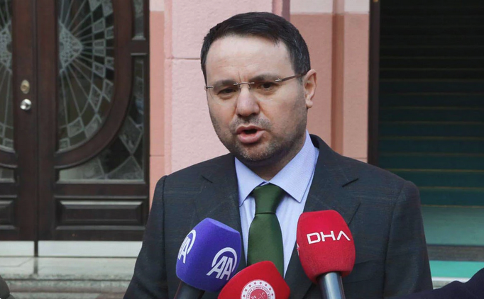 Akın Gürlek’i babasına şikayet etmişler: “Senin oğlan şöyle böyle…”