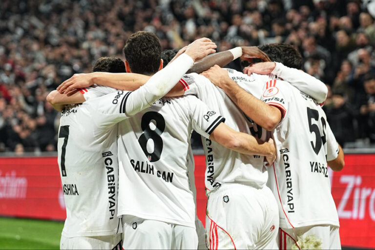 Ziraat Türkiye Kupası: Çaykur Rizespor’u 4-1 yenen Beşiktaş çeyrek finale yükseldi