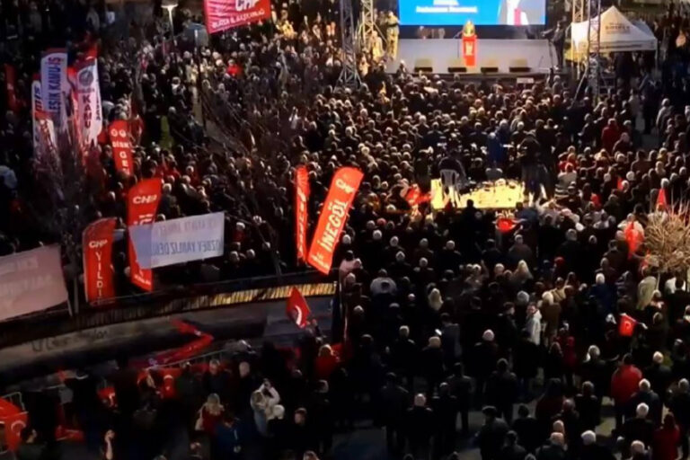 Bozbey’in gözaltına alınması protesto edildi: ”Seçimle kazanamadıklarını yargıyla almaya çalışıyorlar”