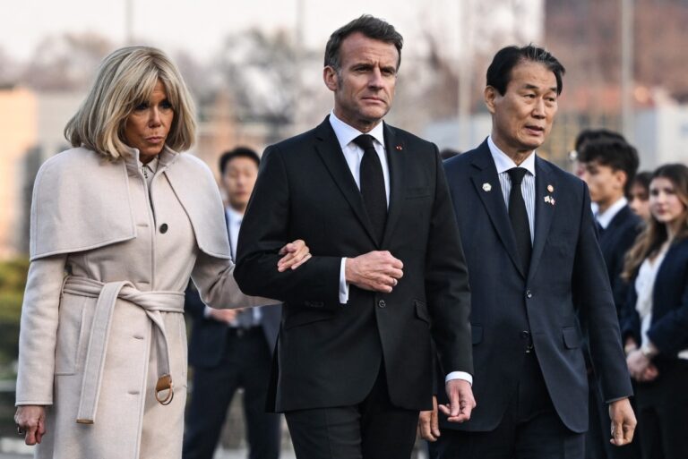 Macron: Trump kendisiyle çelişkiye düşmeye devam edemez, belki de her gün konuşmamalı