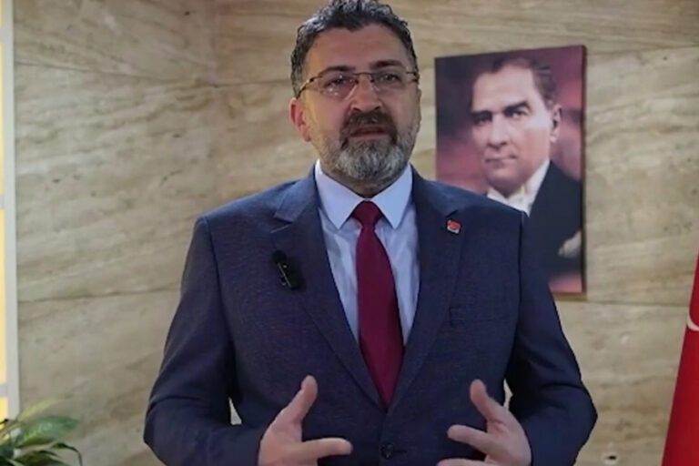 CHP’li Serik Belediye Başkanı istifa etti: AKP’ye geçeceği iddia edildi