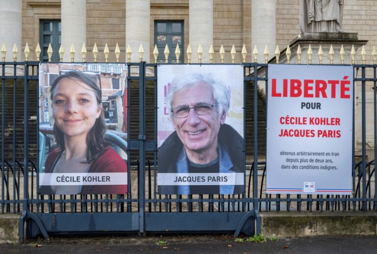İran 3 yıl sonra serbest bırakmıştı; Cecile Kohler ve Jacques Paris Fransa’ya döndü