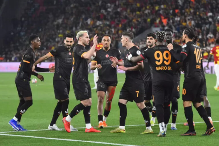 Galatasaray Göztepe’yi 3 golle geçti