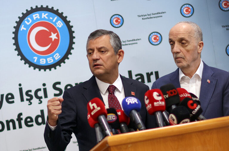 Özgür Özel’den ‘ittifak’ çıkışı: “İktidarı değiştirmek için hangi eli tutmamız gerekiyorsa o eli tutacağız”