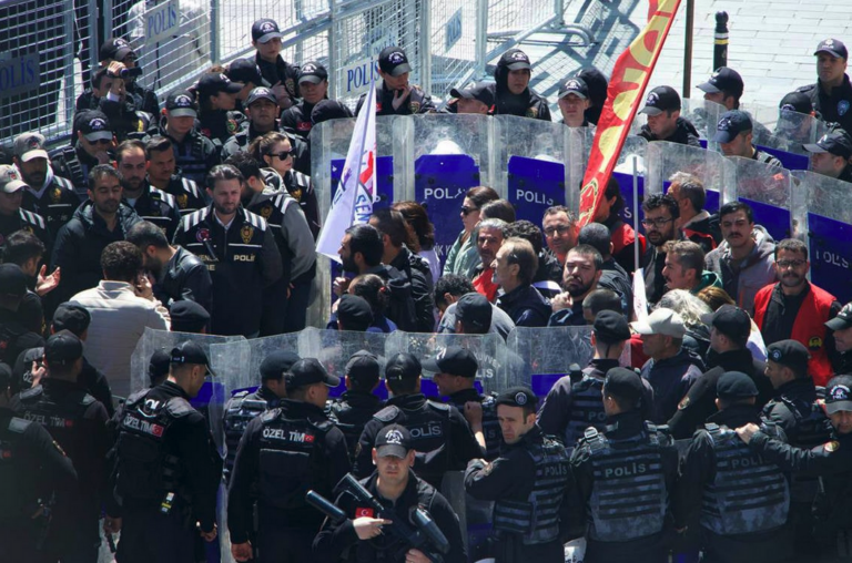 Taksim’de 1 Mayıs anmasına polis müdahalesi: 30’dan fazla gözaltı