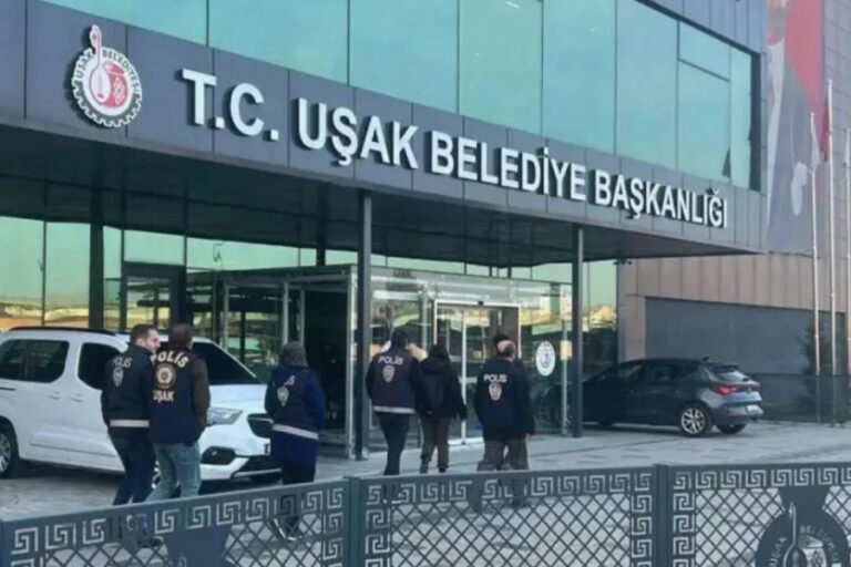 Uşak Belediyesi’ne 2. dalga operasyonu: 16 kişi tutuklandı