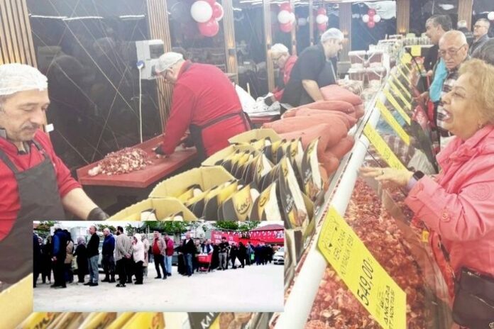 Ankara Et Noktası’nın yeni şube açılışında vatandaşlar et reyonlarının önünde kuyruk oluşturdu