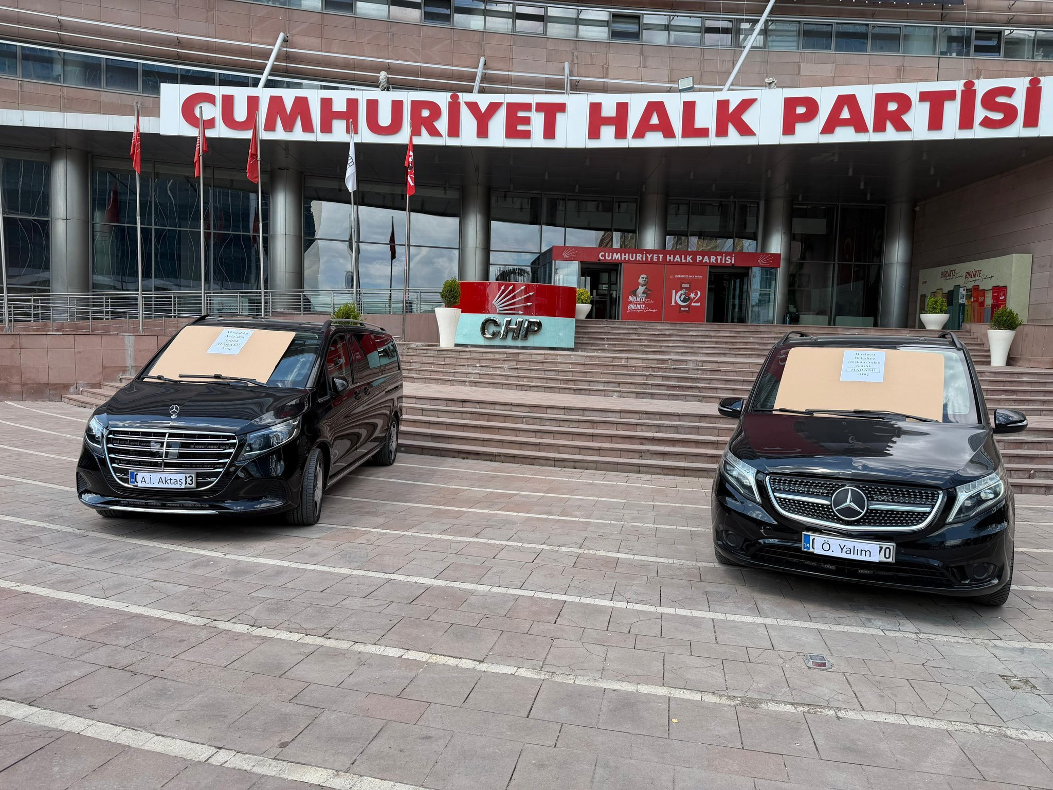 otomobiller sergileniyor, chp, mutlak butlan