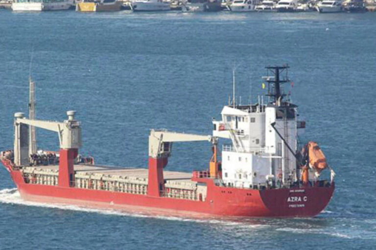 Zeytinburnu açıklarına terk edilen gemiden telsiz çağrısı: ”Burada öleceğiz”
