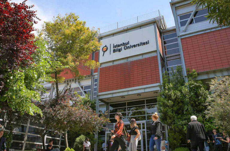 Bir gecede ‘okulsuz’ kaldılar; Bilgi Üniversitesi öğrencileri ne olacak?