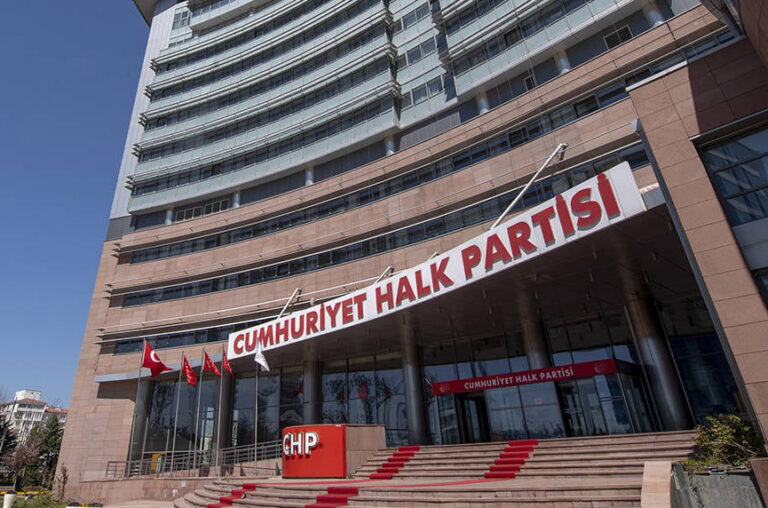 CHP’de PM toplantısı ertelendi; Kılıçdaroğlu, zamana mı oynuyor?