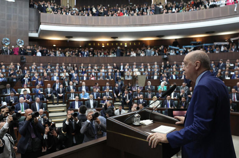 ‘Grup toplantısı’ kararı; AKP’den bakanlara ‘konuşmayın’ talimatı!