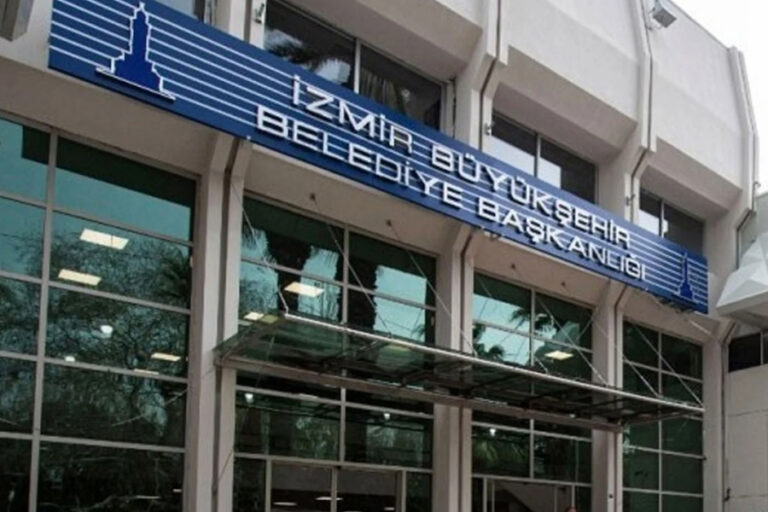 İzmir Büyükşehir Belediyesi’ne operasyon: 3 gözaltı