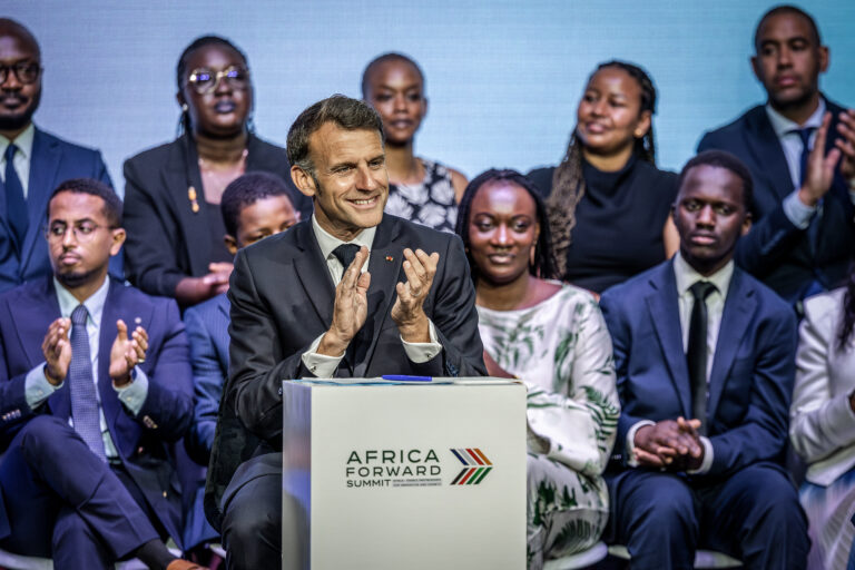 Macron Kenya’daki zirvede konuştu: “Afrika’nın egemenliği için yardımların yerini yatırım almalı”