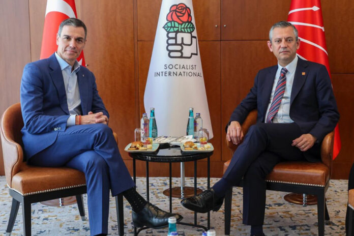 özgür özel-sosyalist enternasyonel