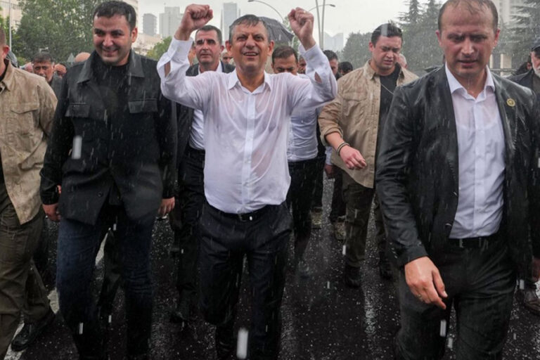 Özgür Özel’in koruma ekibi yarıya indirildi