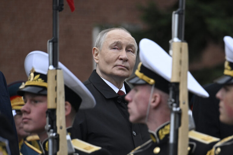 Putin’den Kızıl Meydan’da Ukrayna mesajı: “NATO destekli saldırgan bir güçle savaşıyoruz”
