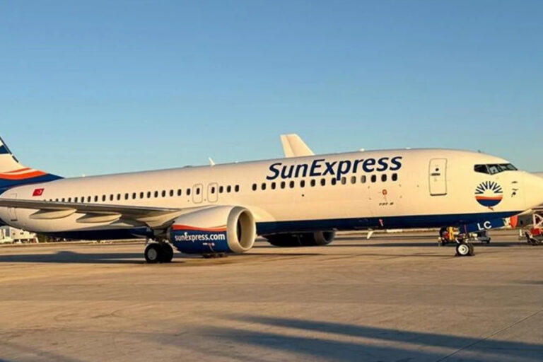 Gaziantep Havalimanı’nda korkutan olay: SunExpress uçağının lastikleri patladı