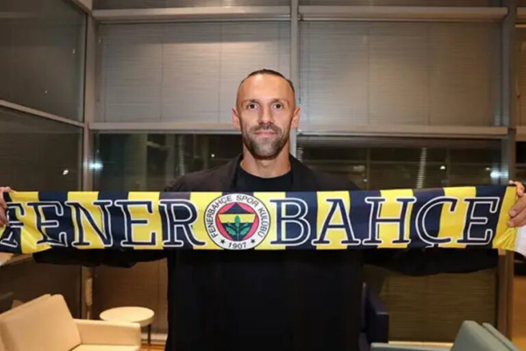 Fenerbahçe ile anlaşmıştı: Vedat Muriqi İstanbul’a geldi