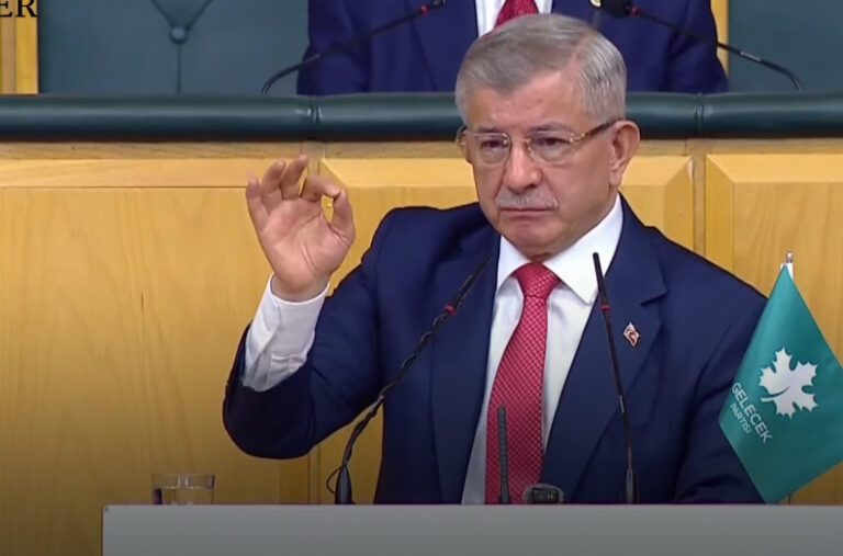Davutoğlu: “Bütün KHK’lıların mağduriyetleri giderilmeden bu ülkede barış iklimi sağlanamaz”