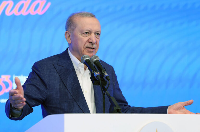 Erdoğan’dan AKP teşkilatına mesaj: “Yorulan varsa kenara gelsin dinlensin”
