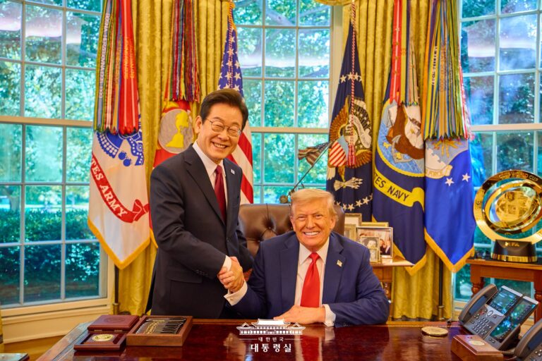 Güney Kore lideri, Kuzey Kore ile barış için Trump’tan yardım istedi